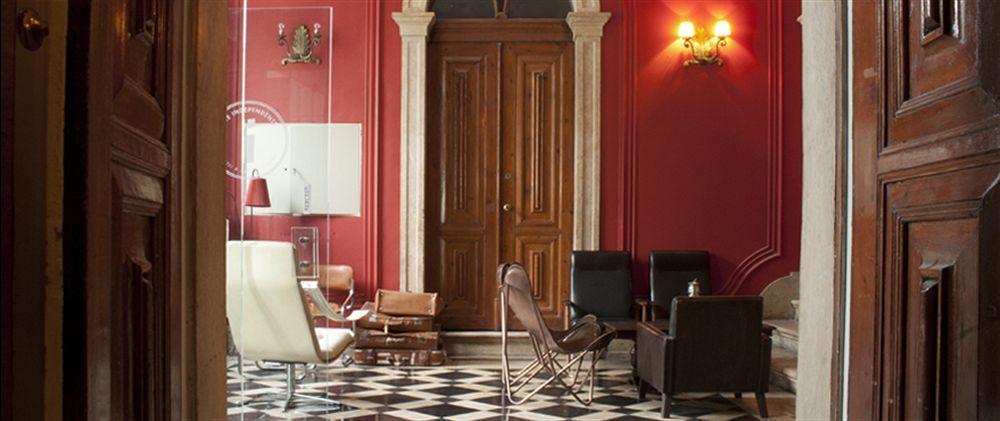 The Independente & Terrace Couette-café