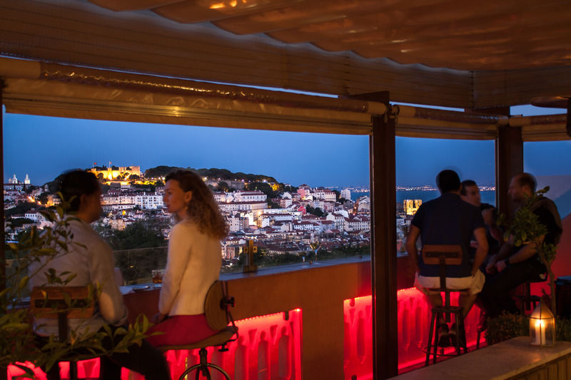 The Independente & Terrace Couette-café Lisboa