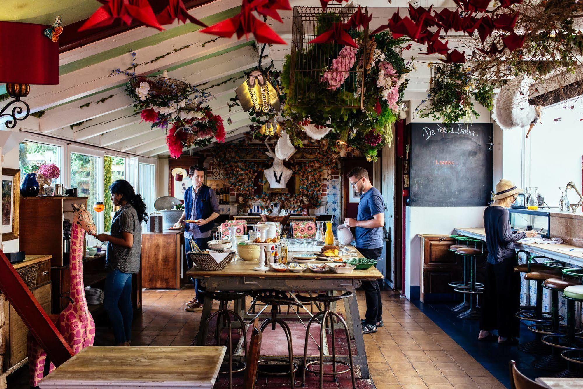 The Independente & Terrace Couette-café Lisboa